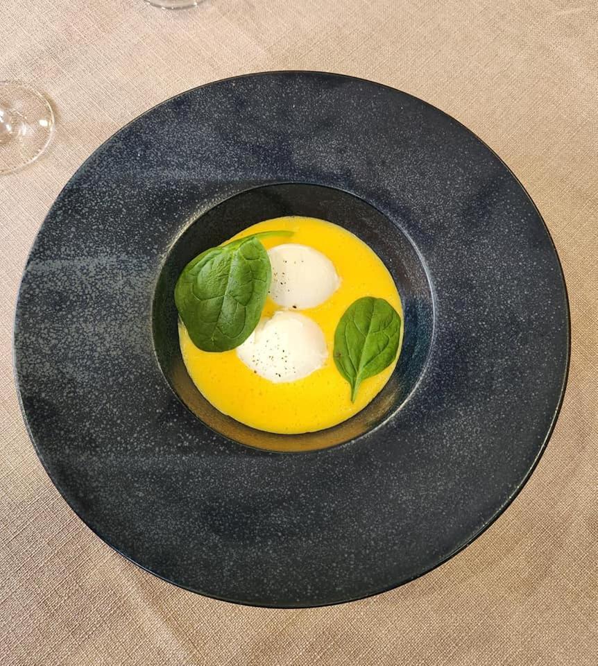 Logis Hotel & Restaurant Le Soleil D'Or Montigny-la-Resle Exteriör bild